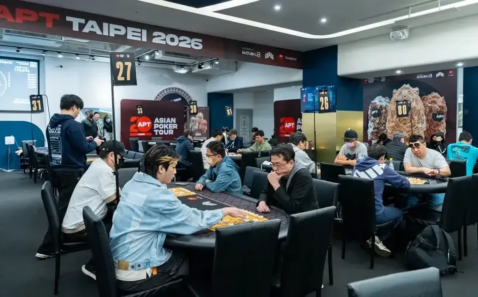 【掼蛋扑克】史上首次！国际扑克和中国象棋竟联动比赛，国人xuang888勇夺生肖狂欢赛冠军！