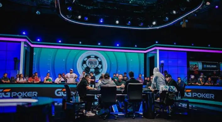 【掼蛋扑克】2026WSOP主赛事争议：72强阶段公然“拖局保奖金”，扑克竞技的底线在哪？