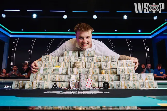 【掼蛋扑克】16手牌速胜独揽1000万美金！22岁美国小将夺得2026年WSOP主赛冠军